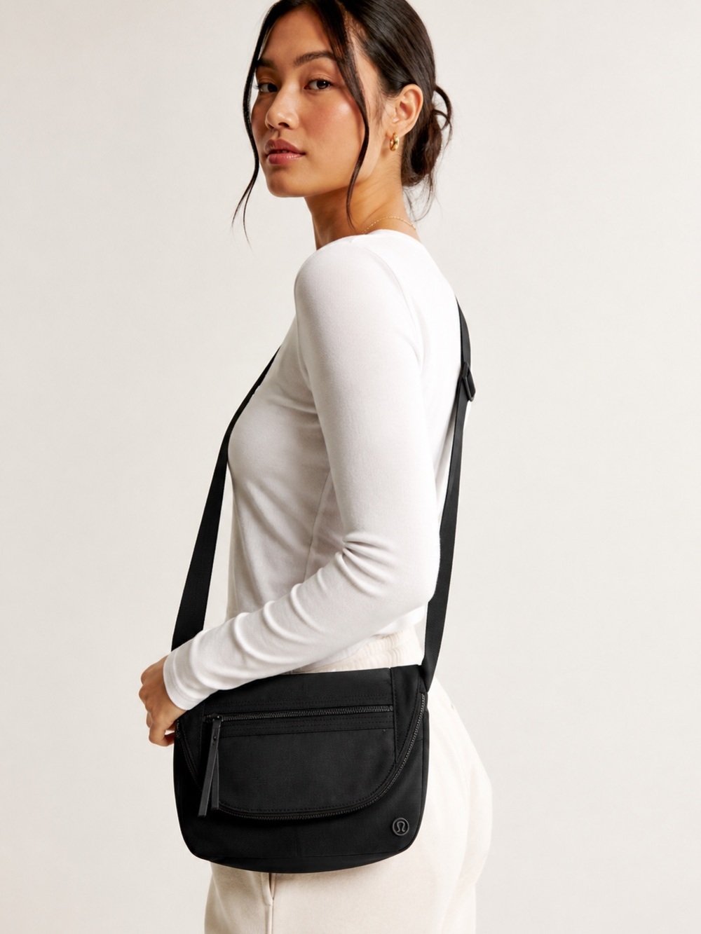 Lululemon Black All Night Festival Zip Around Crossbody Bag Belt 8 x 10 Pouch 5L